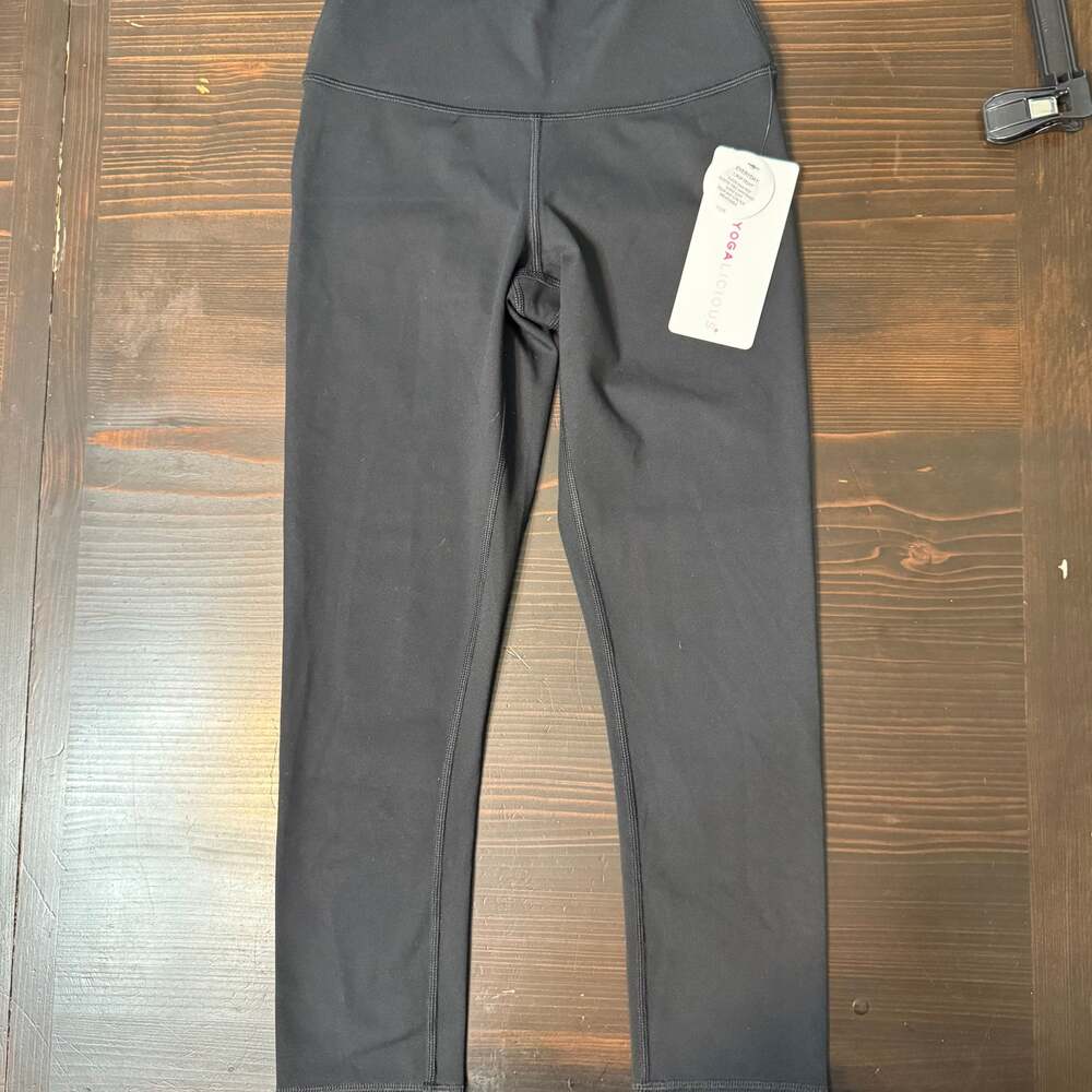 NWT Yogalicious Lux Everyday Crop Tight Black High Rise Leggings XS CY63351